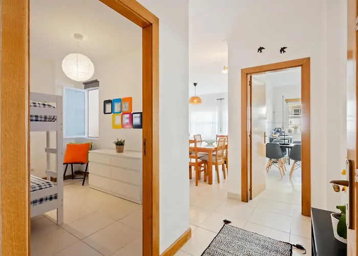 36 - Baleal Surf Village *